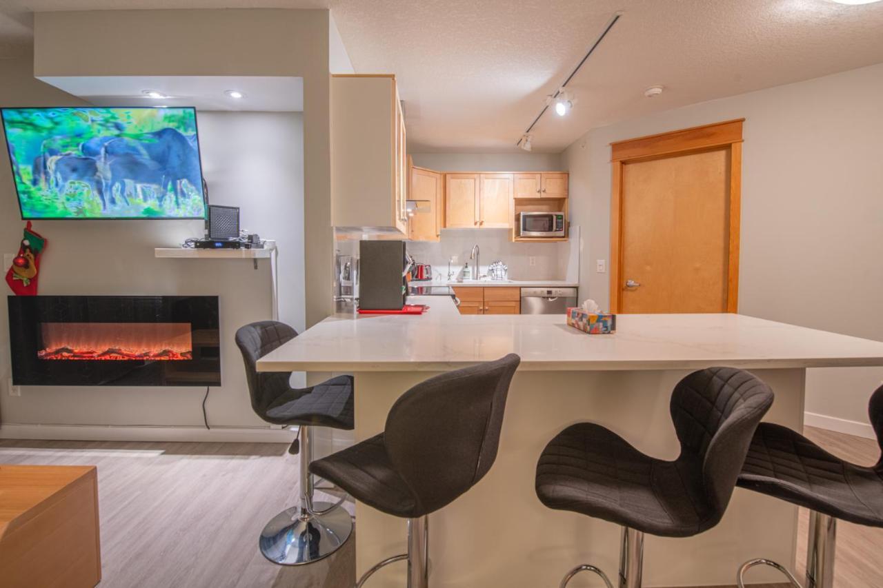 Mountain View 2 Bedroom Condo - Wt Top Floor-401 Canmore Kültér fotó