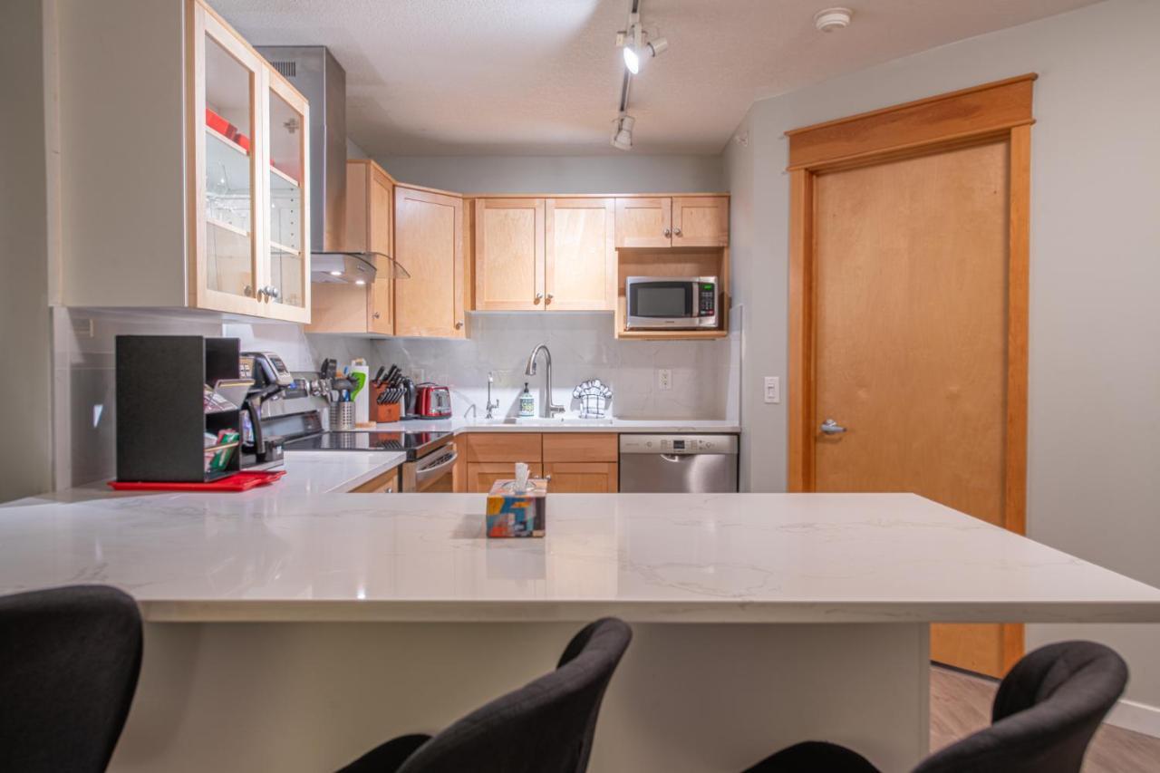 Mountain View 2 Bedroom Condo - Wt Top Floor-401 Canmore Kültér fotó