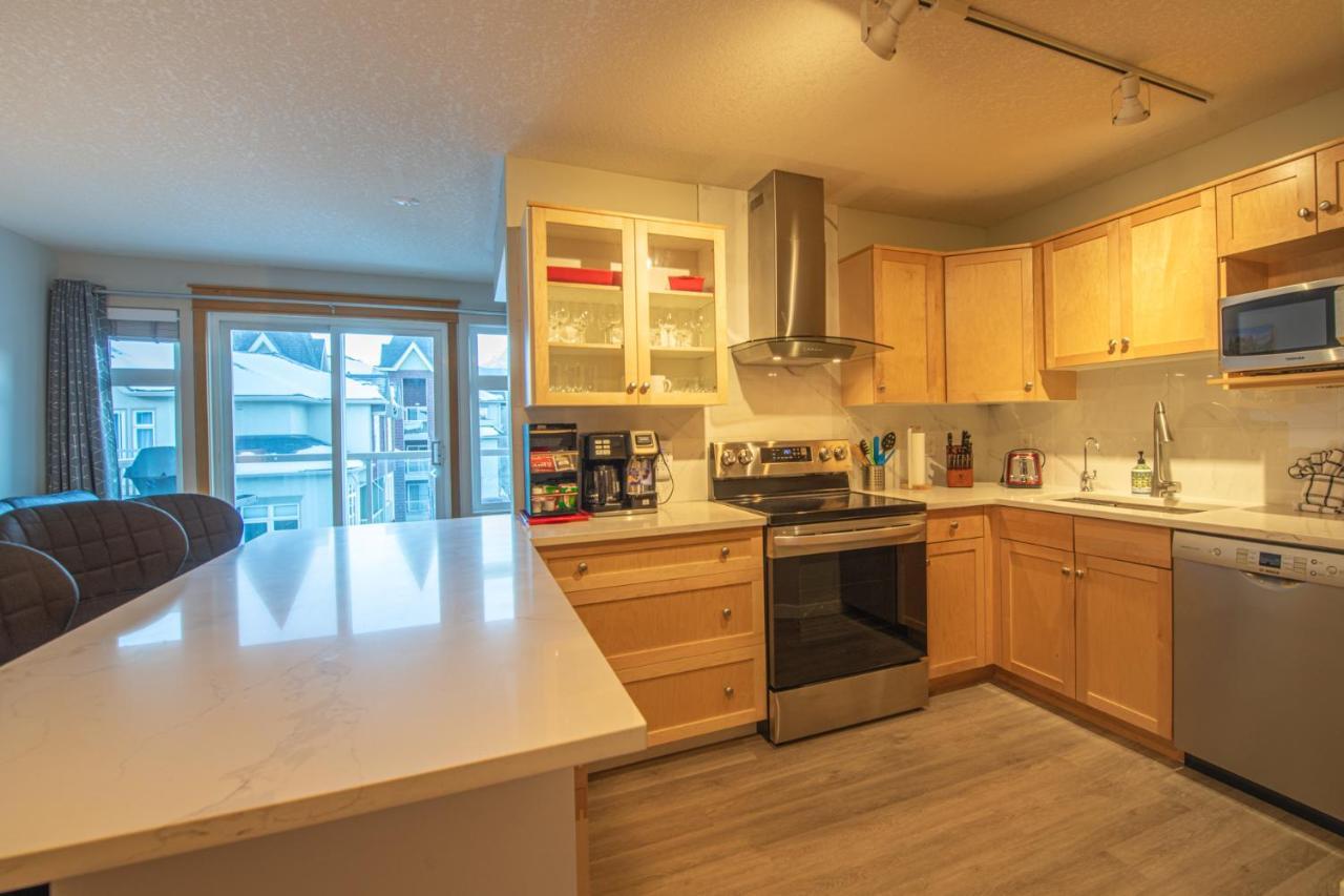 Mountain View 2 Bedroom Condo - Wt Top Floor-401 Canmore Kültér fotó