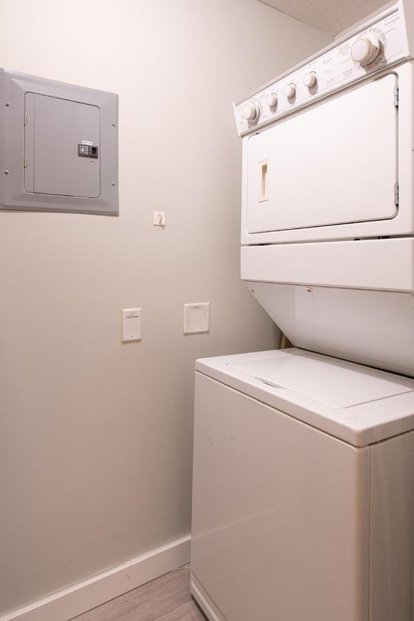 Mountain View 2 Bedroom Condo - Wt Top Floor-401 Canmore Kültér fotó
